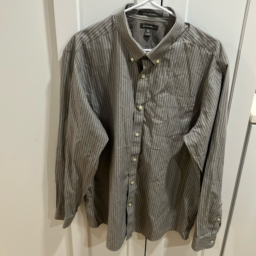 Eddie Bauer Men’s Gray Striped Wrinkle Free Classic Fit Cotton Button Down Shirt